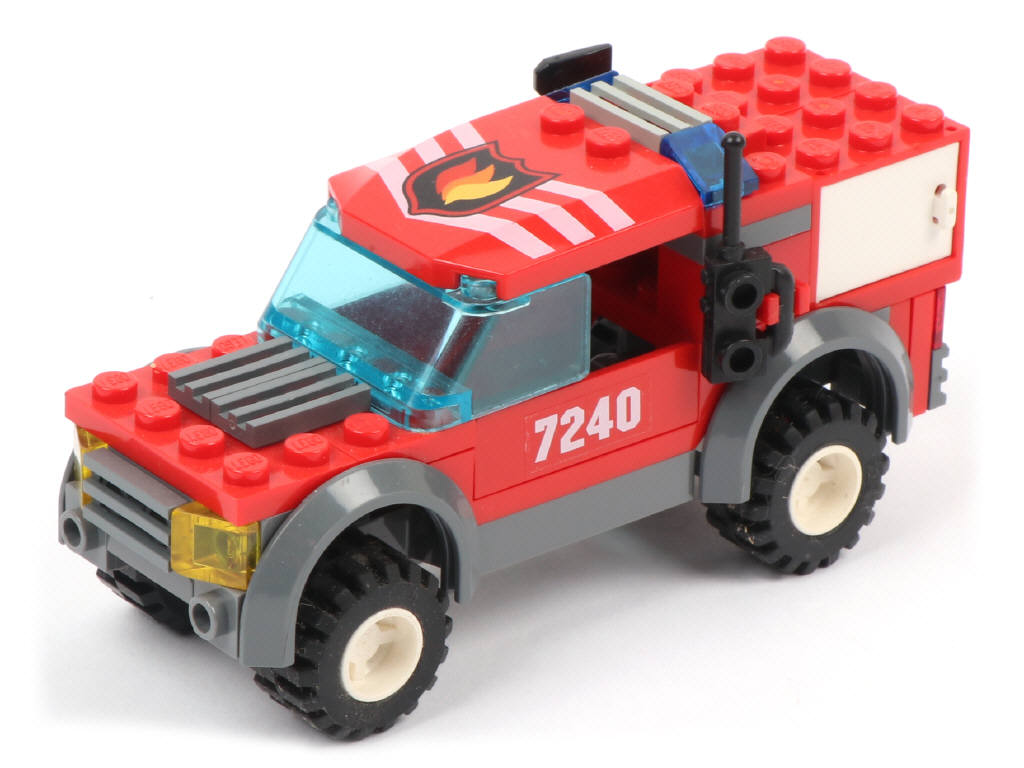 Lot 32 - LEGO (DANEMARK) (4)
