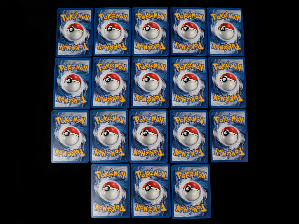Lot 52 - POKEMON COMPANY (FRANCE) (83)