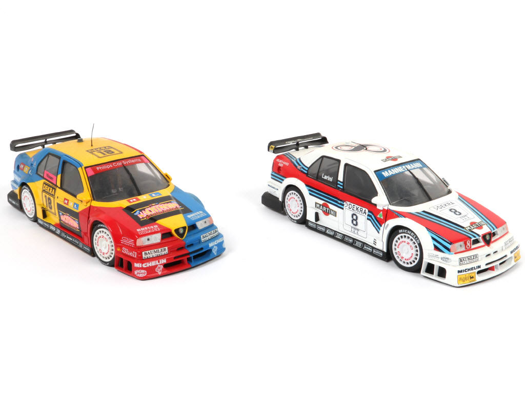 Lot 45 - UT MODELS (CHINE) (2)