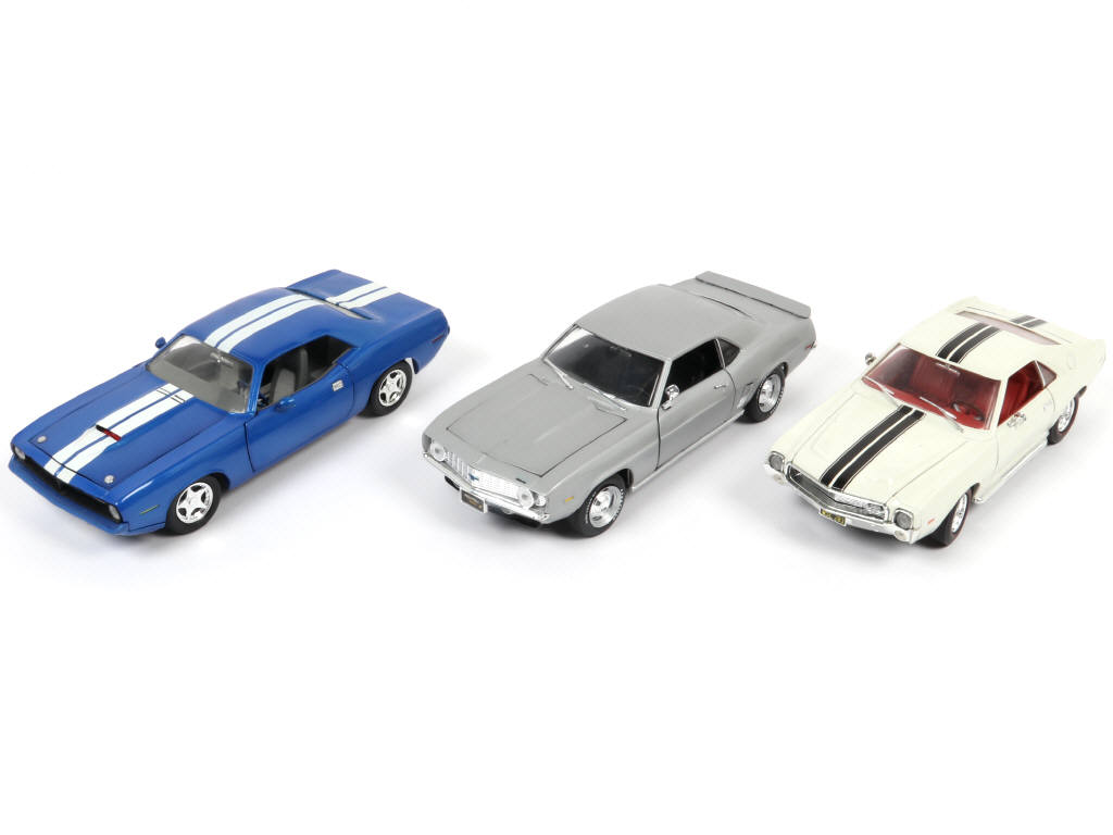 Lot 111 - ERTL (USA) (3)