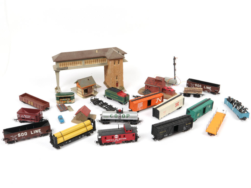 Lot 88 - DIVERS (17)