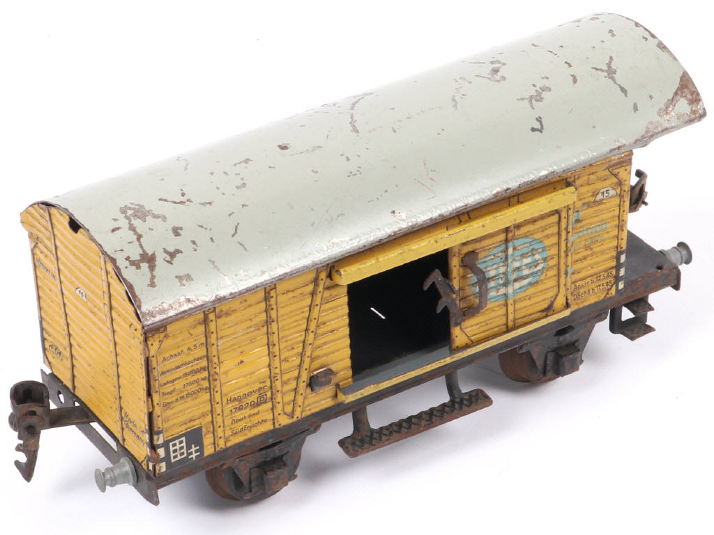 Lot 73 - DIVERS (14)