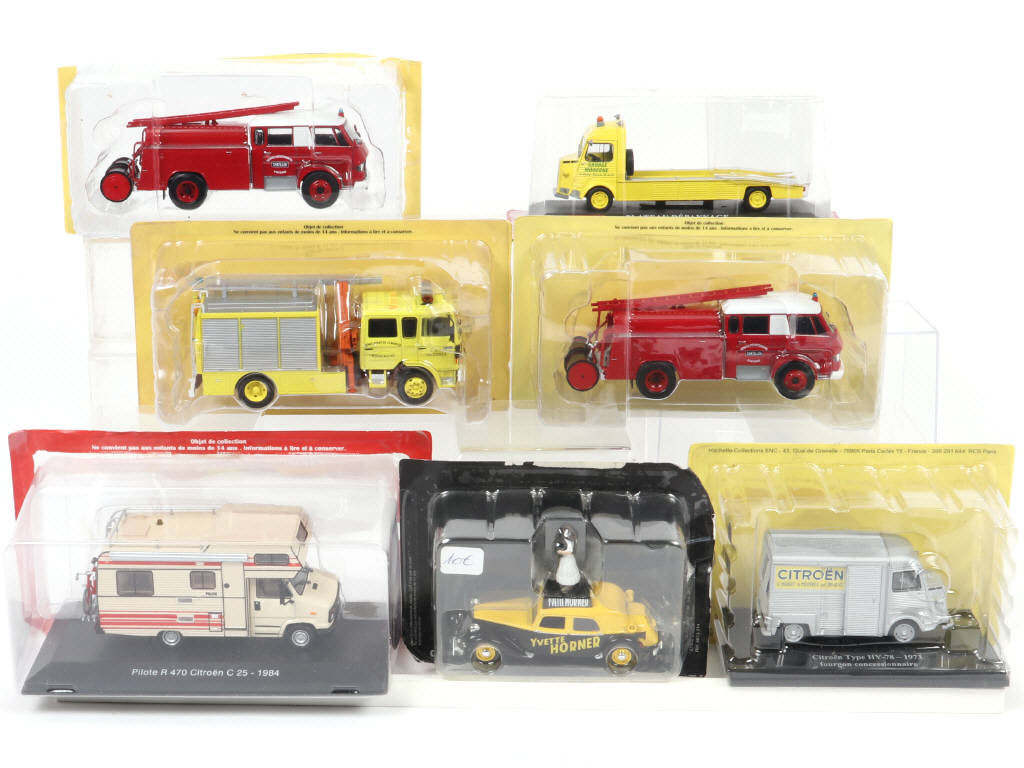 Lot 190 - DIVERS (7)