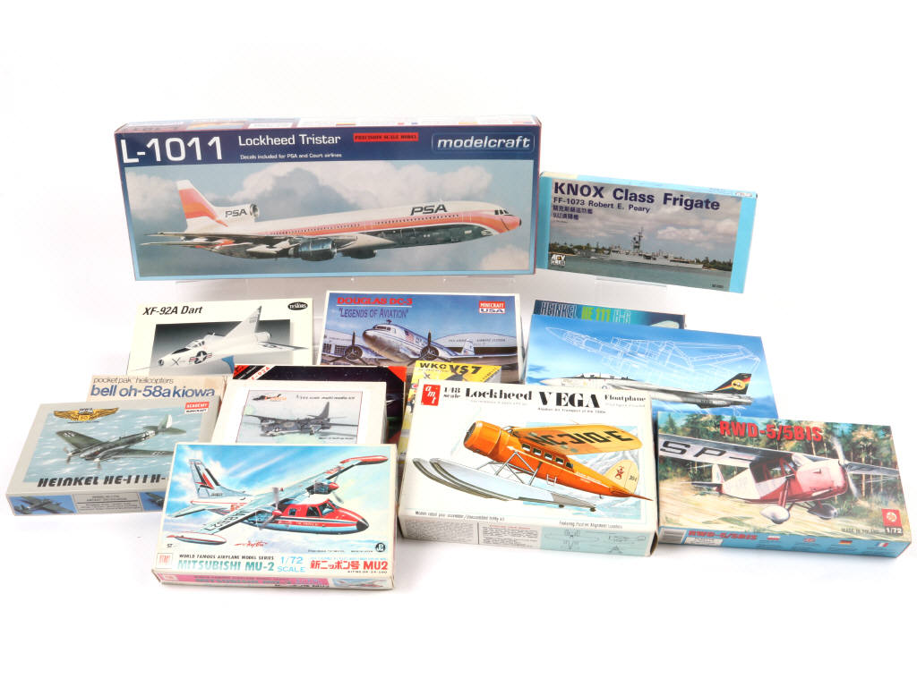 Lot 38 - DIVERS (14)