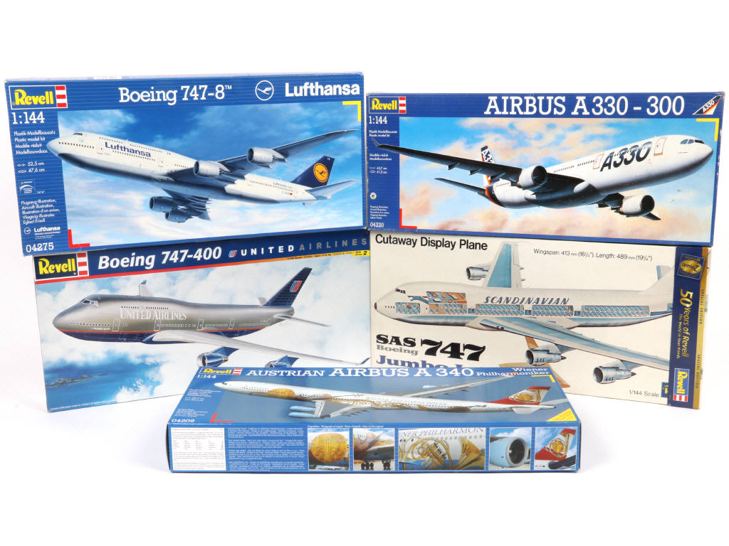 Lot 54 - REVELL (USA) (5)