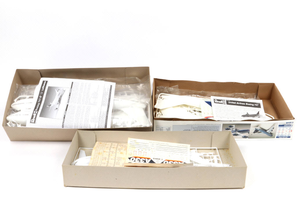Lot 54 - REVELL (USA) (5)