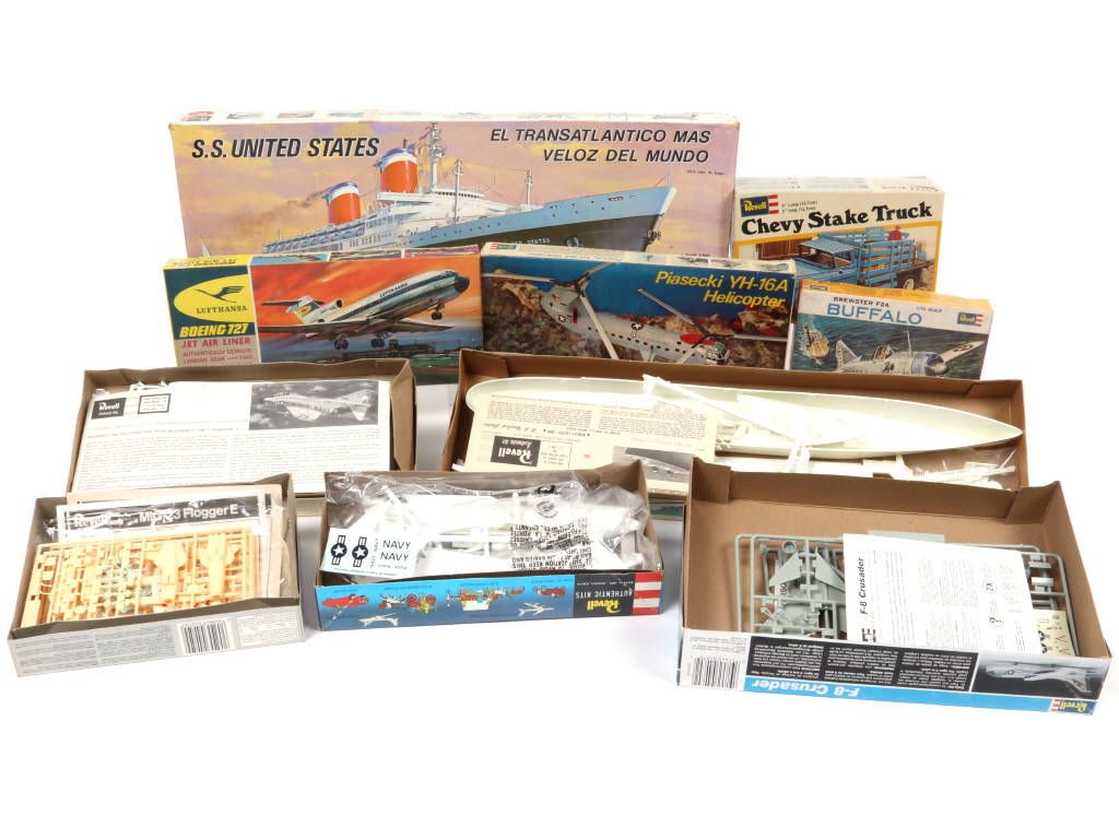 Lot 57 - REVELL (USA) (11)