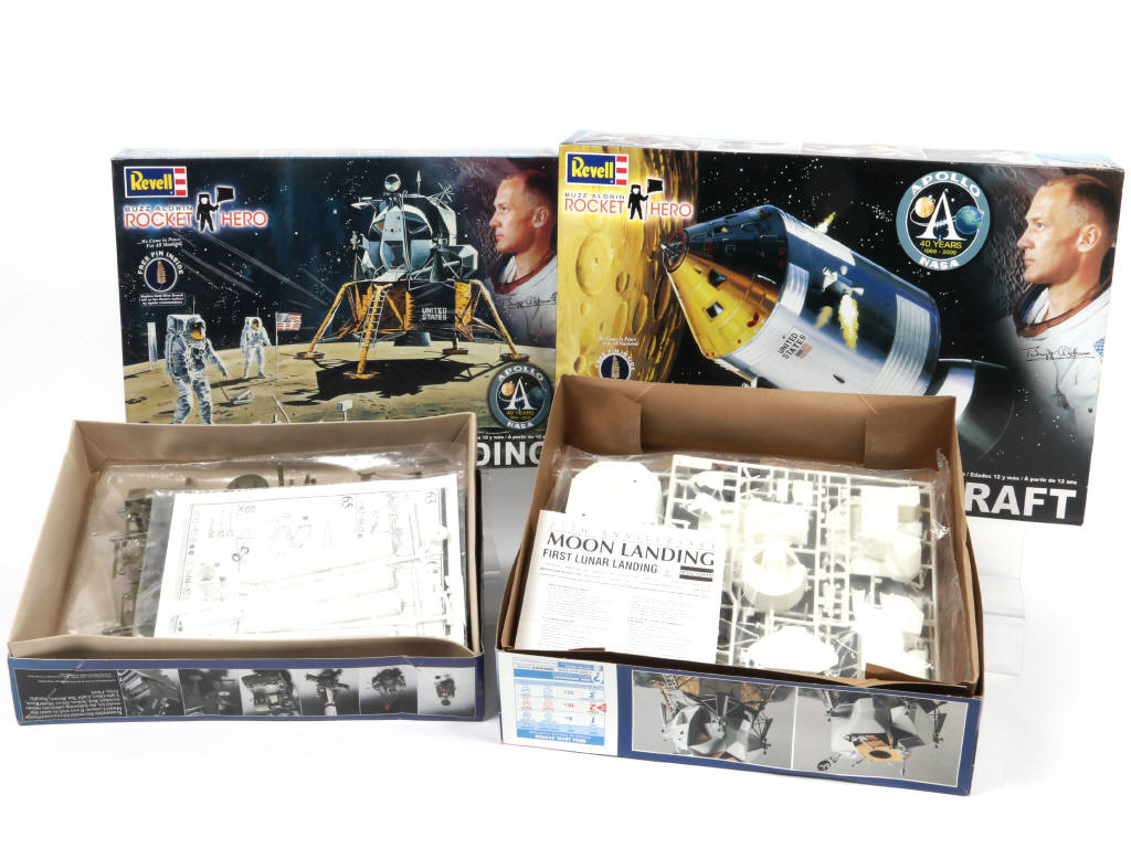 Lot 53 - REVELL (USA) (5)