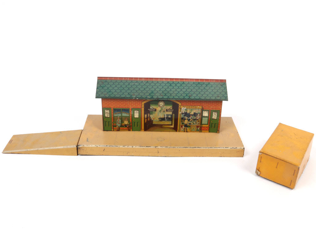 Lot 34 - HORNBY (GB) (2)