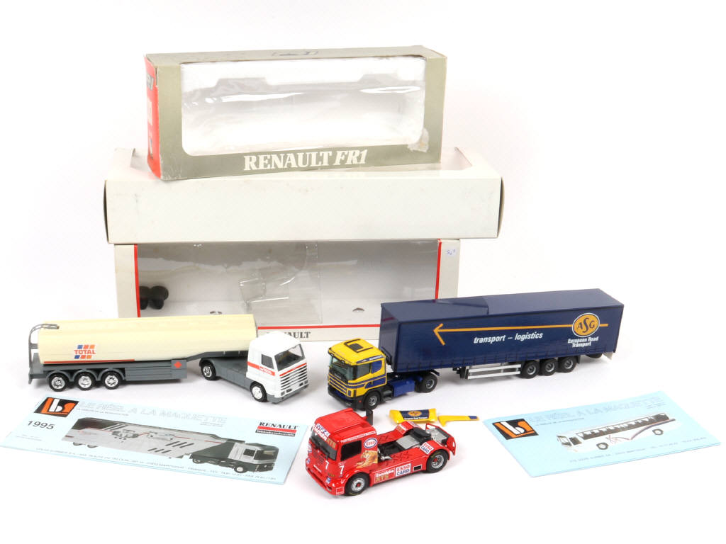 Lot 50 - DIVERS (6)
