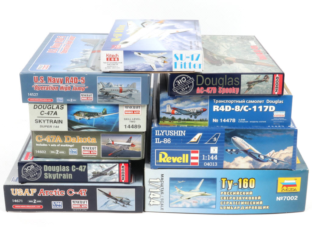 Lot 8 - DIVERS (10)