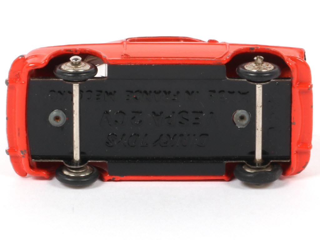 Lot 196 - DINKY TOYS (FRANCE) (1)