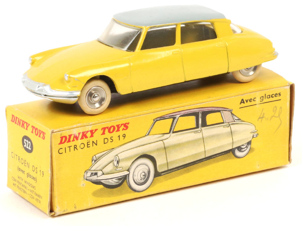 Lot 161 - DINKY TOYS (FRANCE) (1)