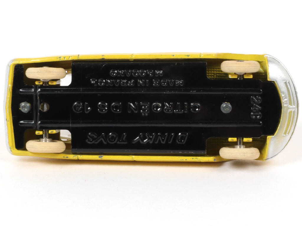 Lot 161 - DINKY TOYS (FRANCE) (1)