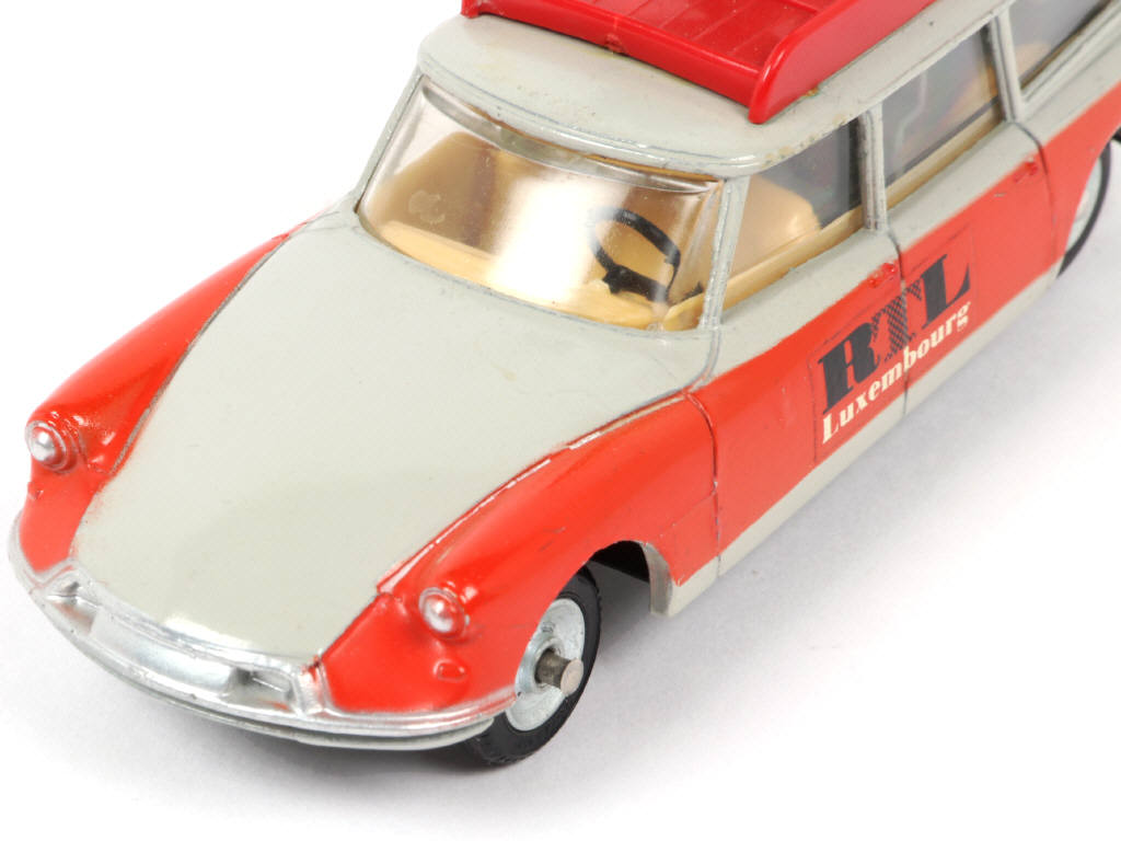 Lot 170 - DINKY TOYS (FRANCE) (1)