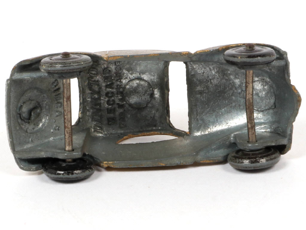 Lot 131 - DINKY TOYS (FRANCE) (1)