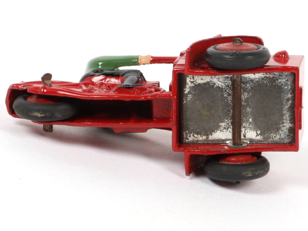 Lot 129 - DINKY TOYS (FRANCE) (1)