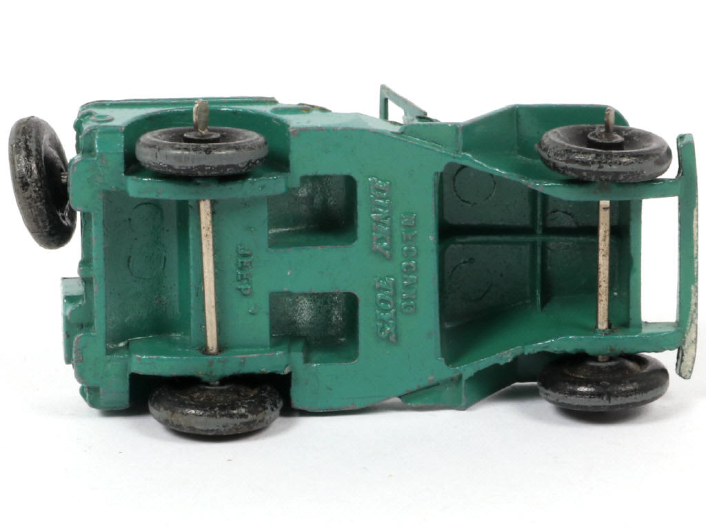 Lot 132 - DINKY TOYS (FRANCE) (1)