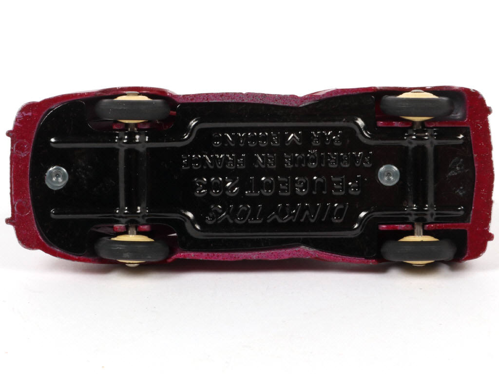 Lot 141 - DINKY TOYS (FRANCE) (1)