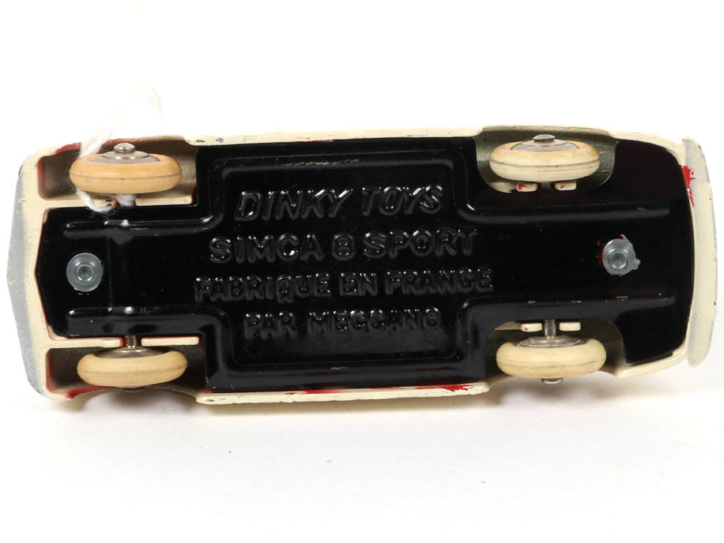 Lot 143 - DINKY TOYS (FRANCE) (1)