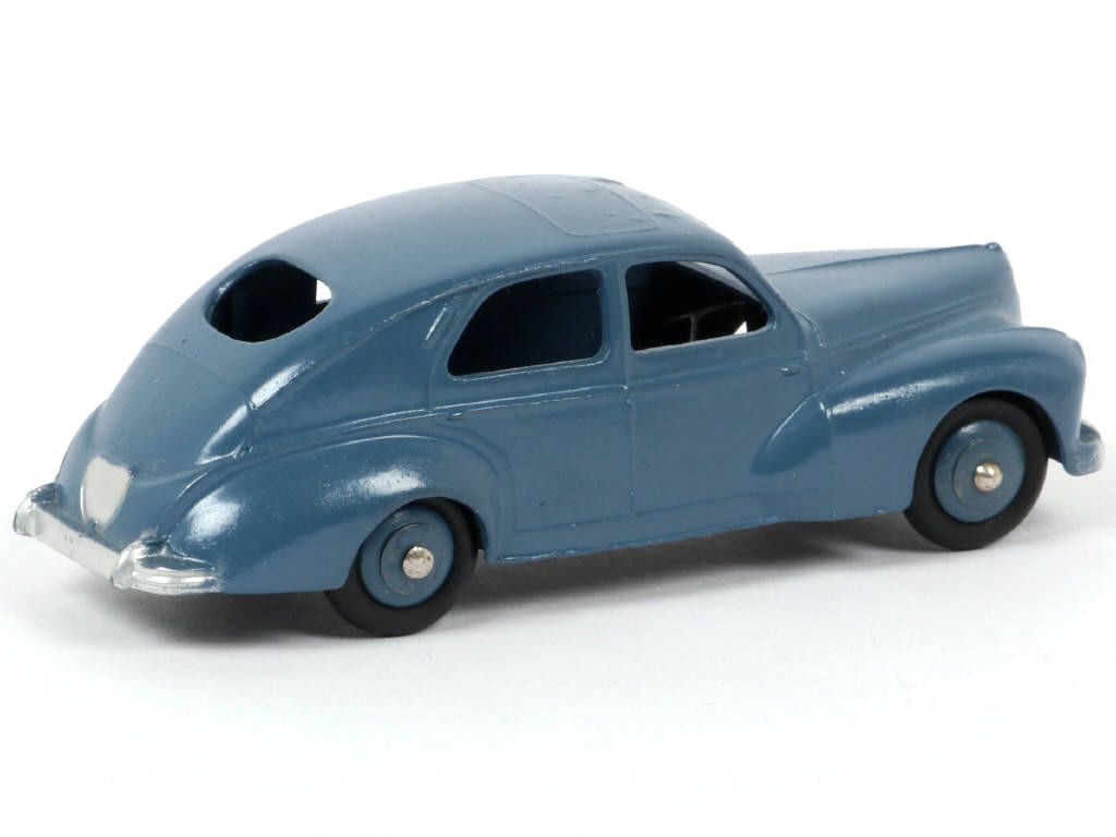 Lot 138 - DINKY TOYS (FRANCE) (1)