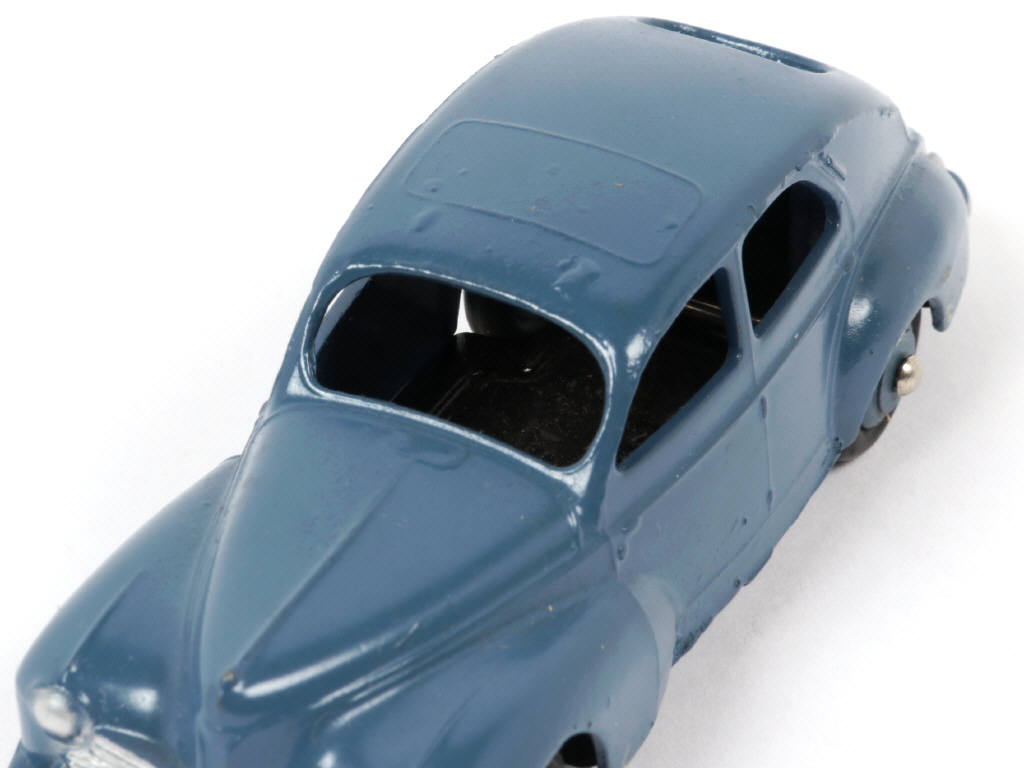 Lot 138 - DINKY TOYS (FRANCE) (1)