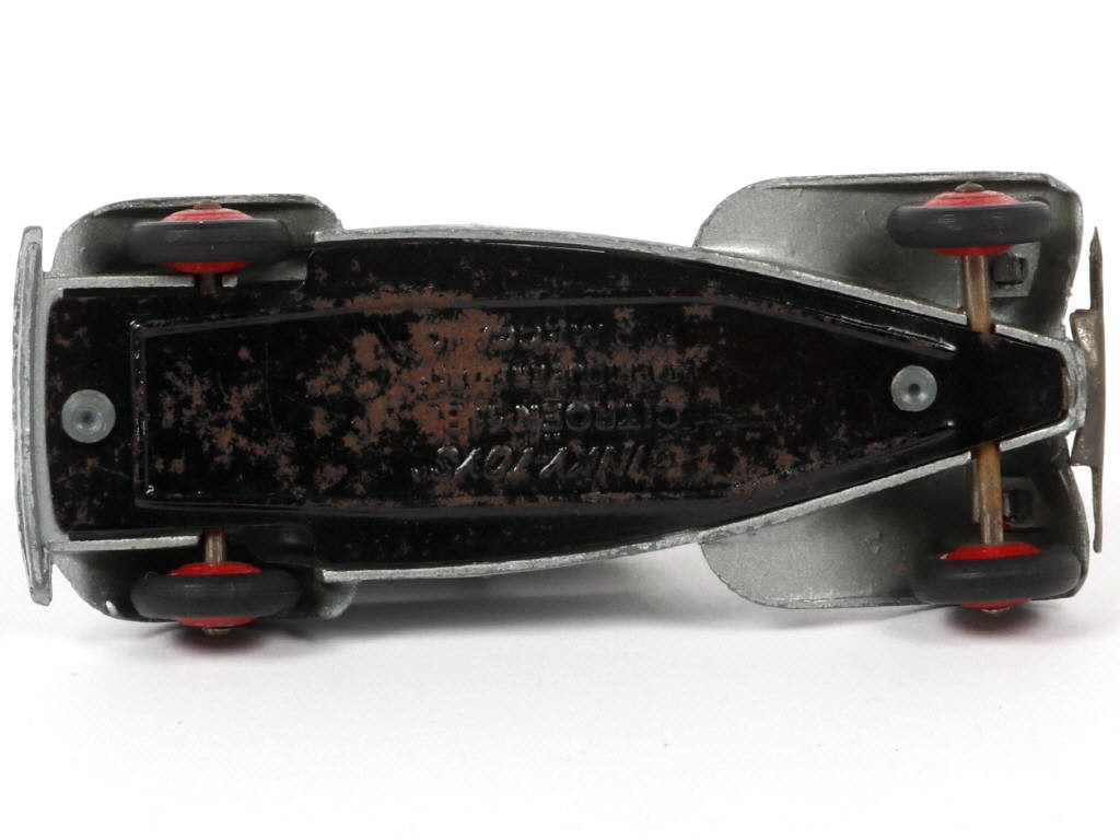 Lot 137 - DINKY TOYS (FRANCE) (1)