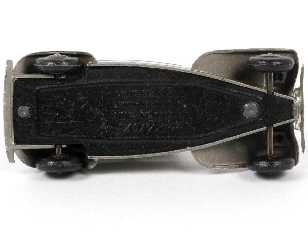 Lot 135 - DINKY TOYS (FRANCE) (1)