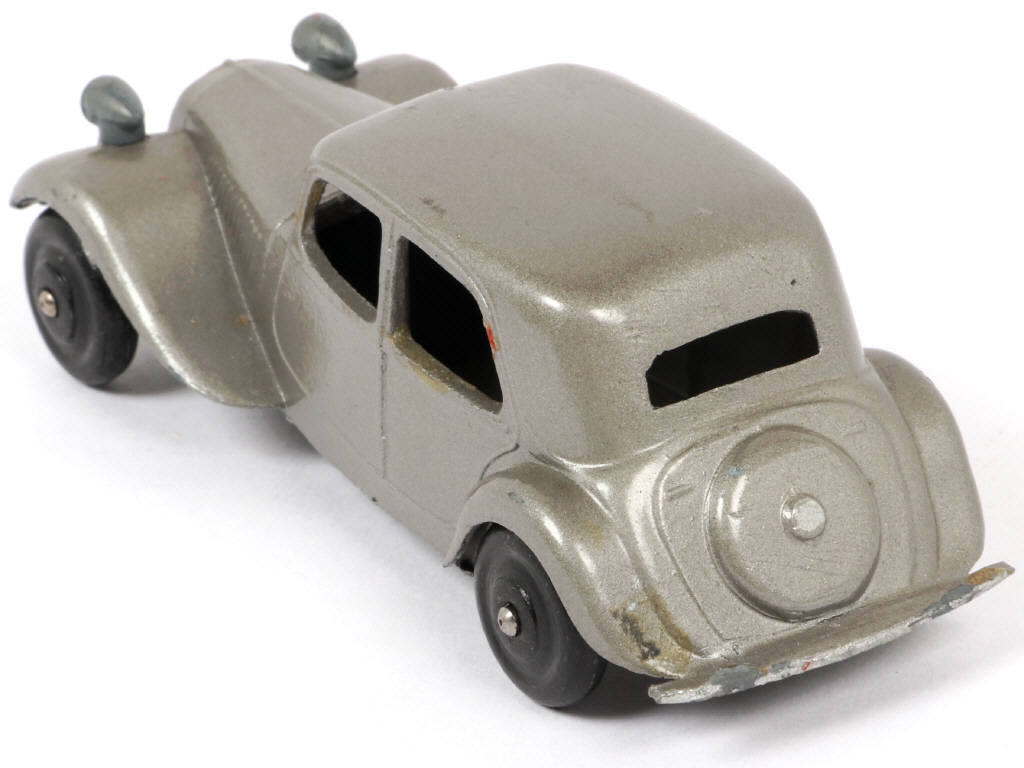 Lot 135 - DINKY TOYS (FRANCE) (1)