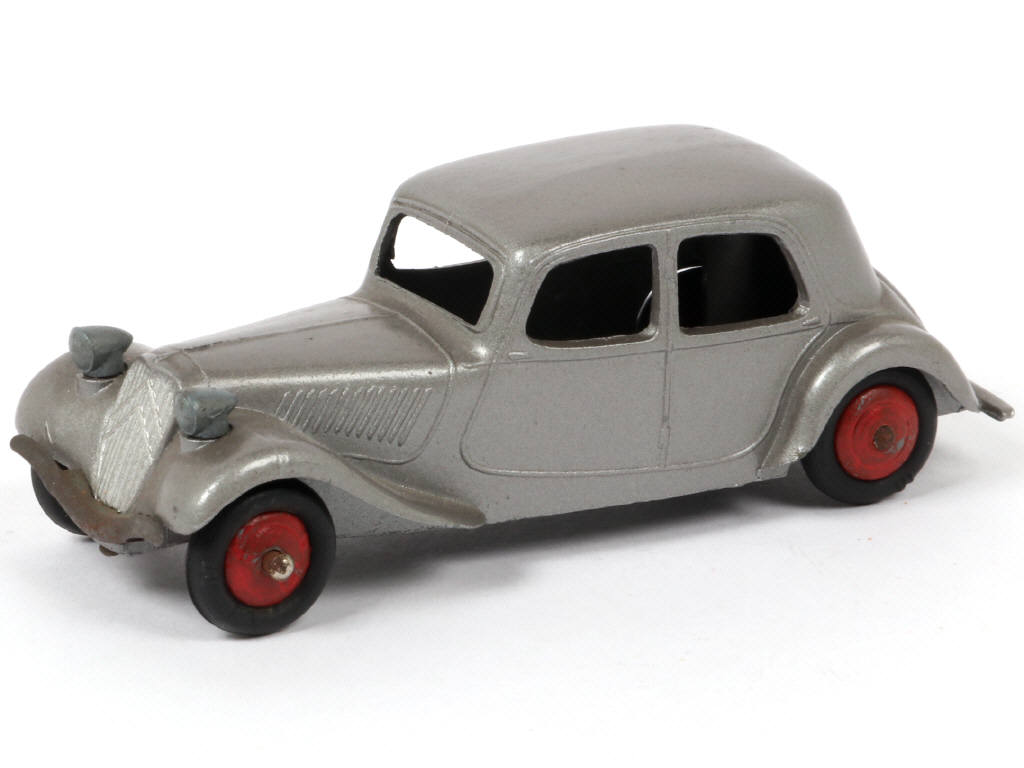 Lot 136 - DINKY TOYS (FRANCE) (1)