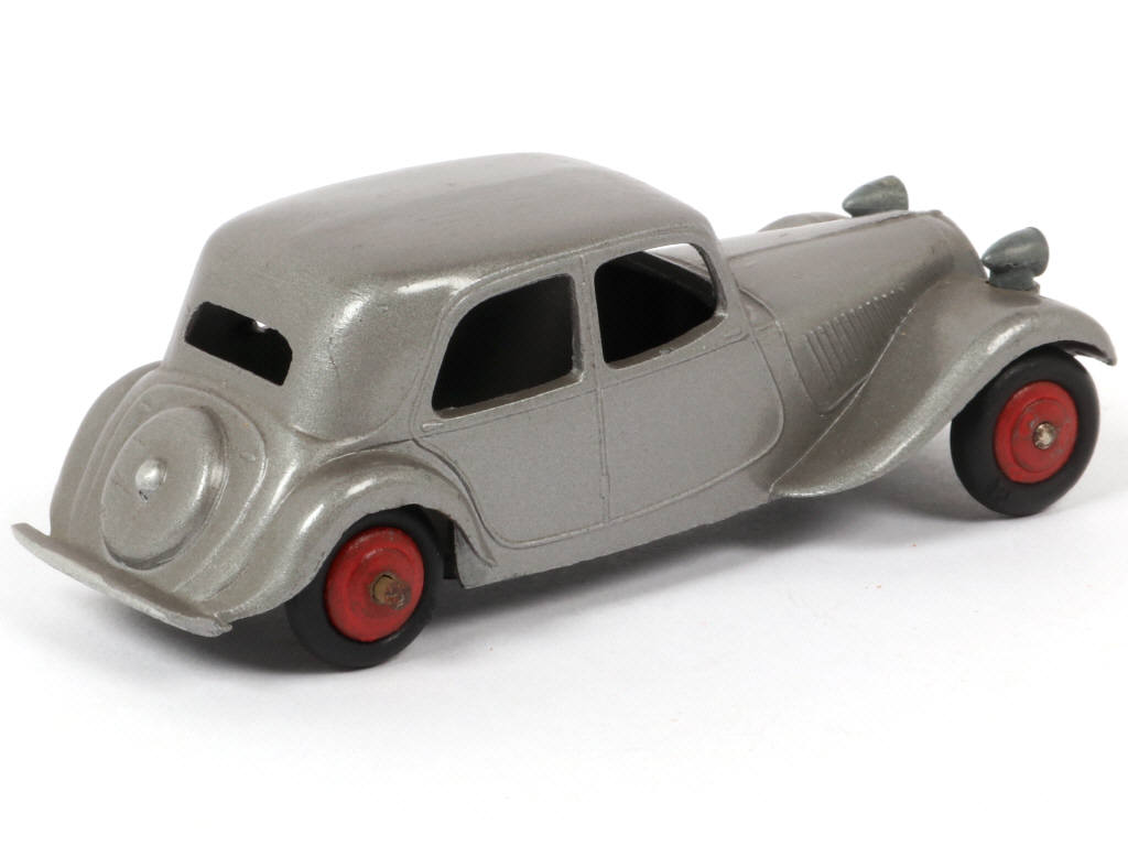 Lot 136 - DINKY TOYS (FRANCE) (1)