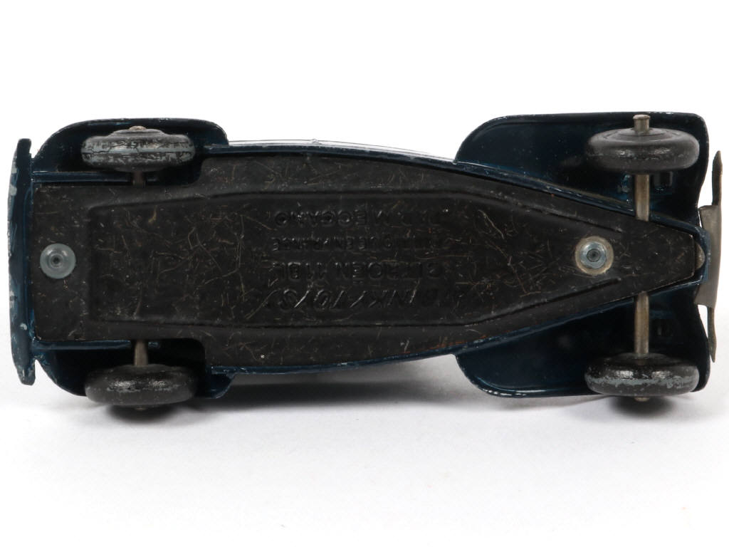 Lot 133 - DINKY TOYS (FRANCE) (1)