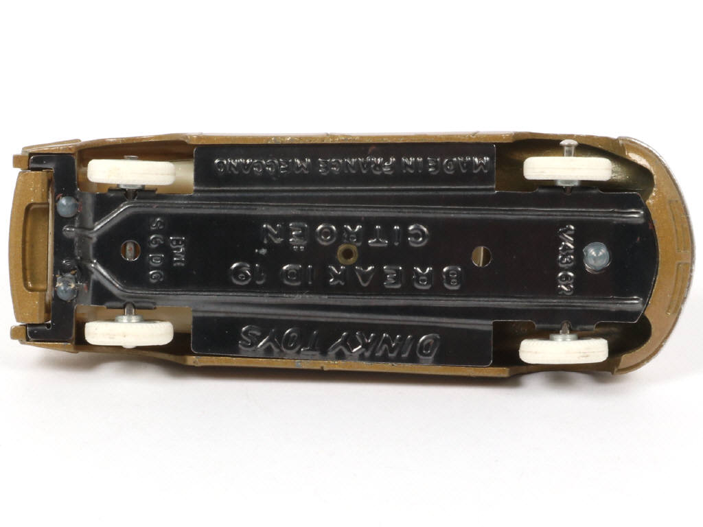 Lot 167 - DINKY TOYS (FRANCE) (1)