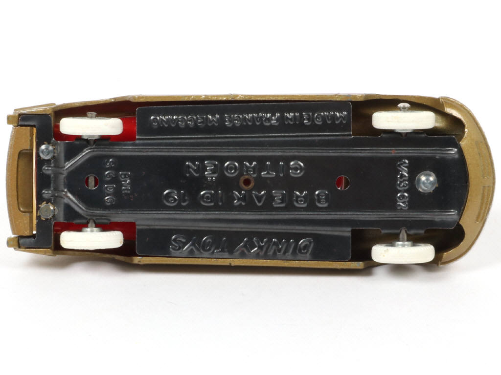 Lot 165 - DINKY TOYS (FRANCE) (1)