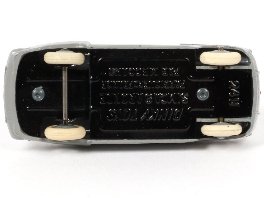 Lot 217 - DINKY TOYS (FRANCE) (1)