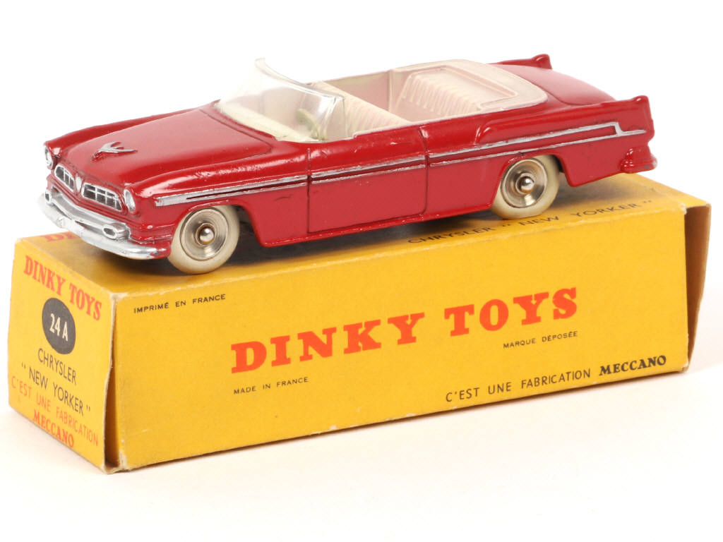Lot 156 - DINKY TOYS (FRANCE) (1)