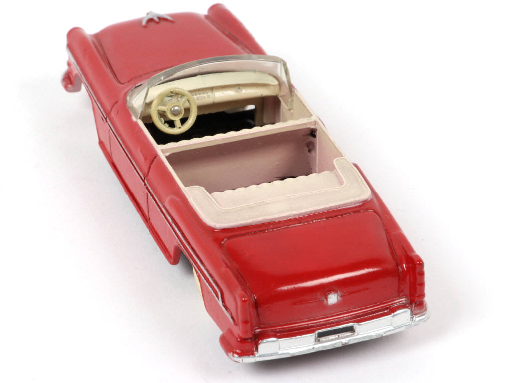 Lot 156 - DINKY TOYS (FRANCE) (1)