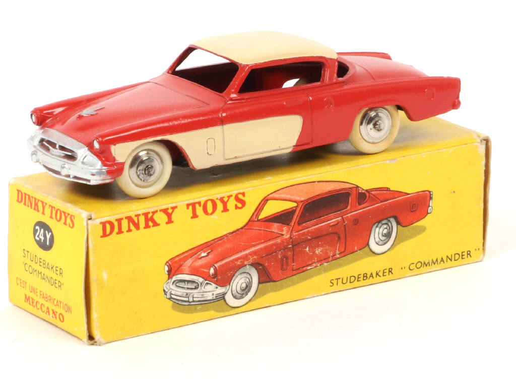 Lot 237 - DINKY TOYS (FRANCE) (1)