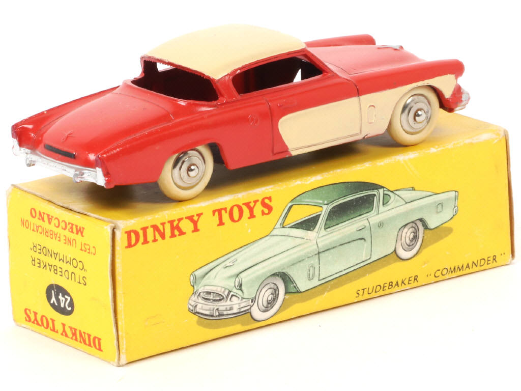 Lot 237 - DINKY TOYS (FRANCE) (1)