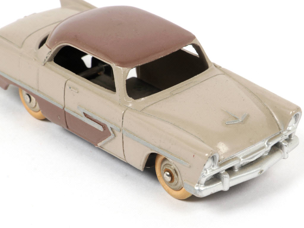 Lot 173 - DINKY TOYS (FRANCE) (1)