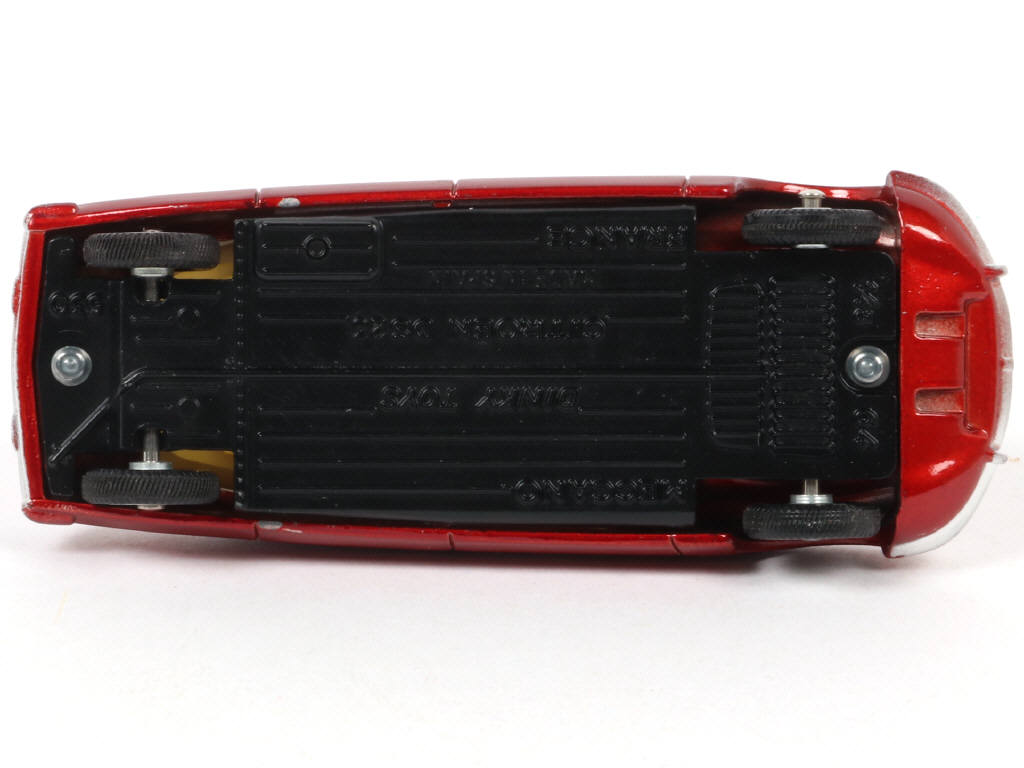 Lot 172 - DINKY TOYS (FRANCE) (1)