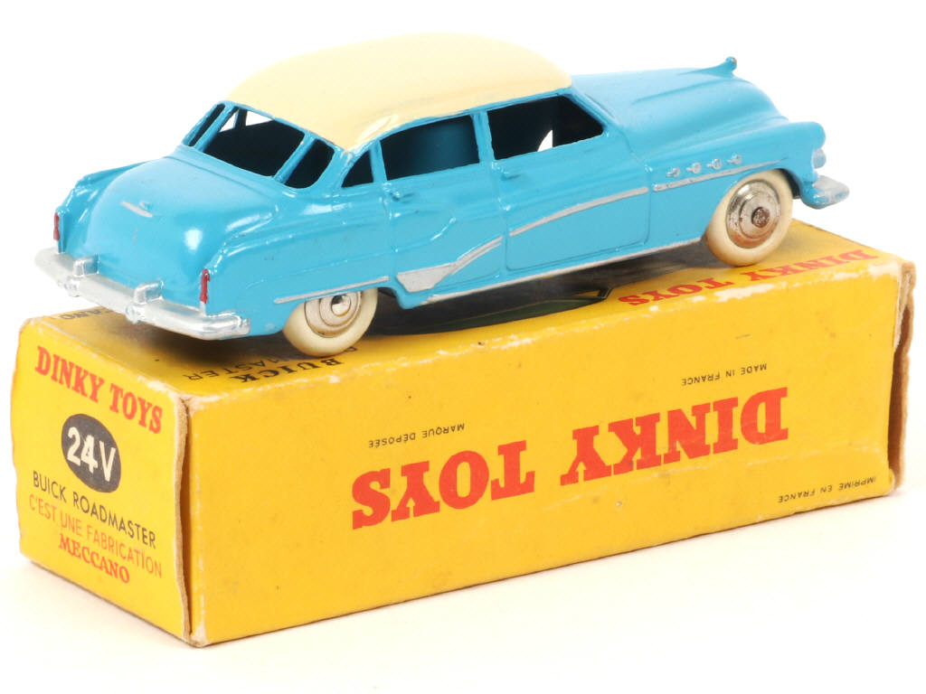 Lot 232 - DINKY TOYS (FRANCE) (1)