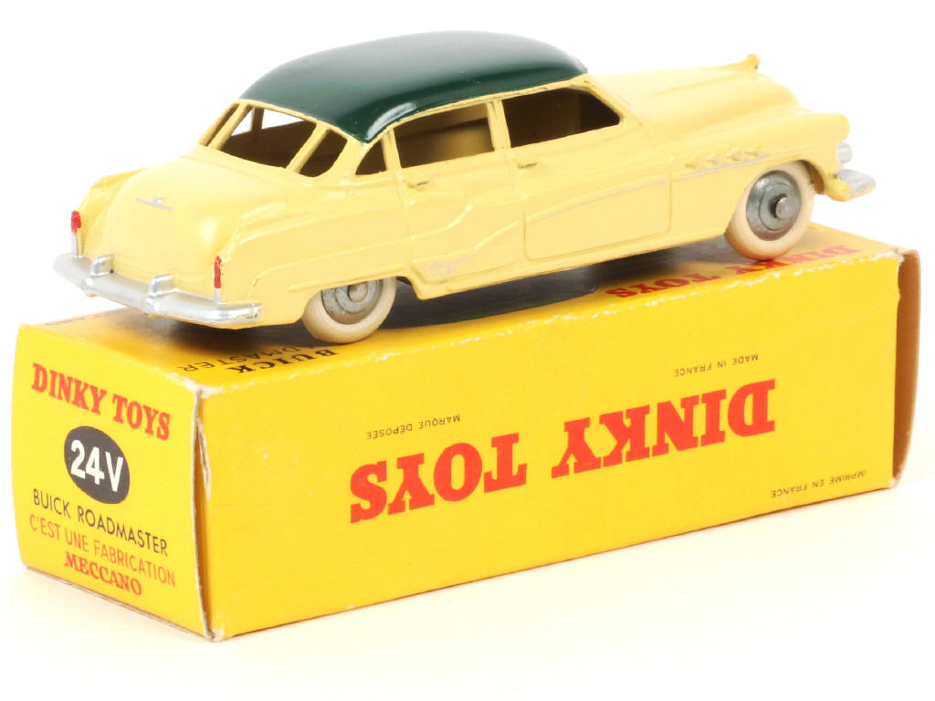 Lot 228 - DINKY TOYS (FRANCE) (1)