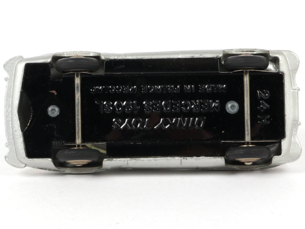 Lot 182 - DINKY TOYS (FRANCE) (1)