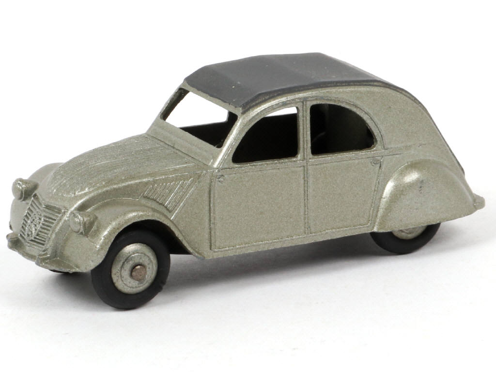 Lot 145 - DINKY TOYS (FRANCE) (1)