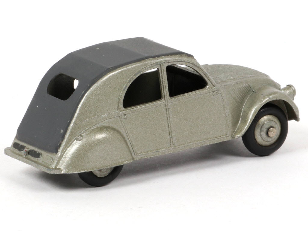 Lot 145 - DINKY TOYS (FRANCE) (1)