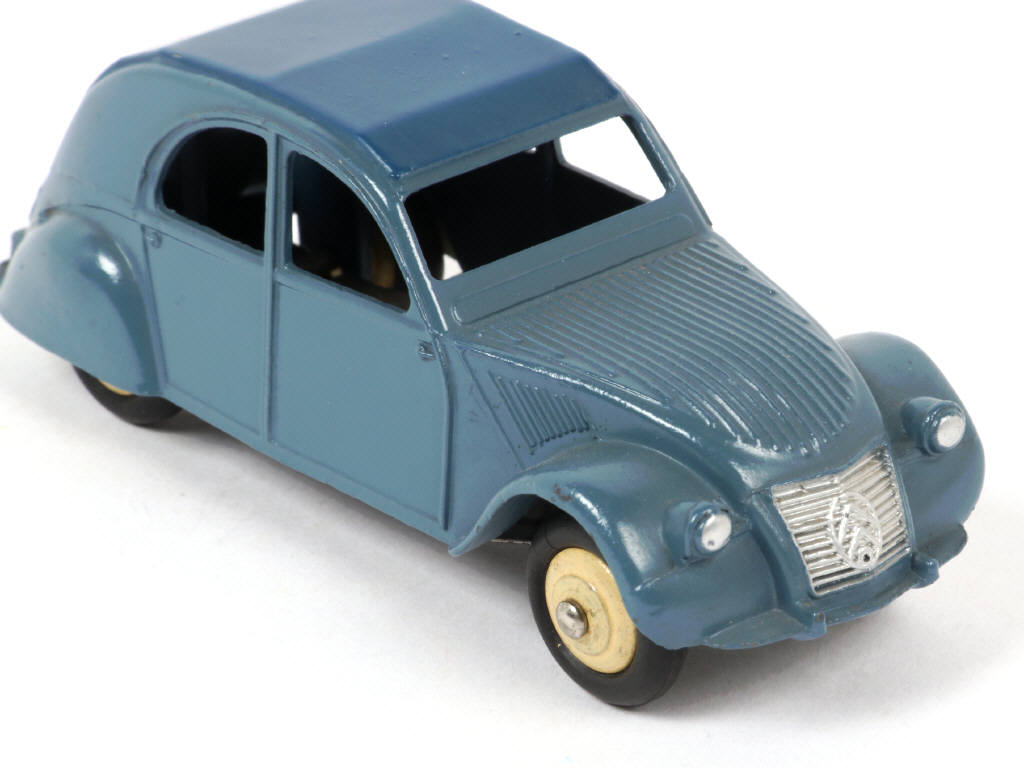 Lot 203 - DINKY TOYS (FRANCE) (1)