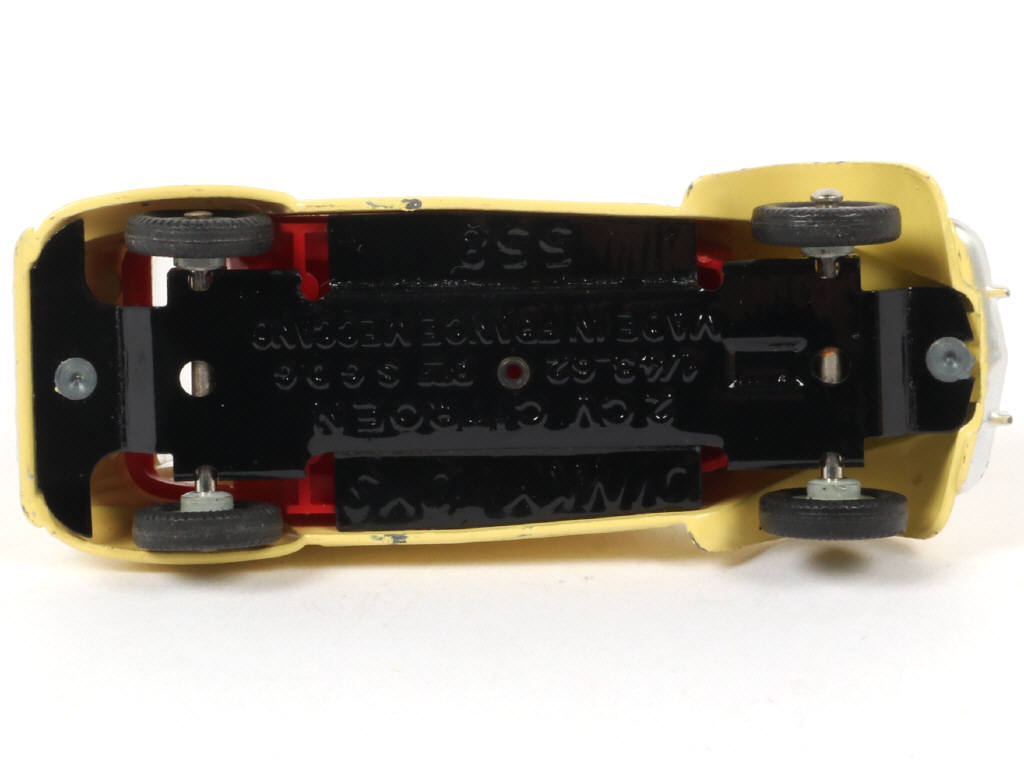 Lot 209 - DINKY TOYS (FRANCE) (1)