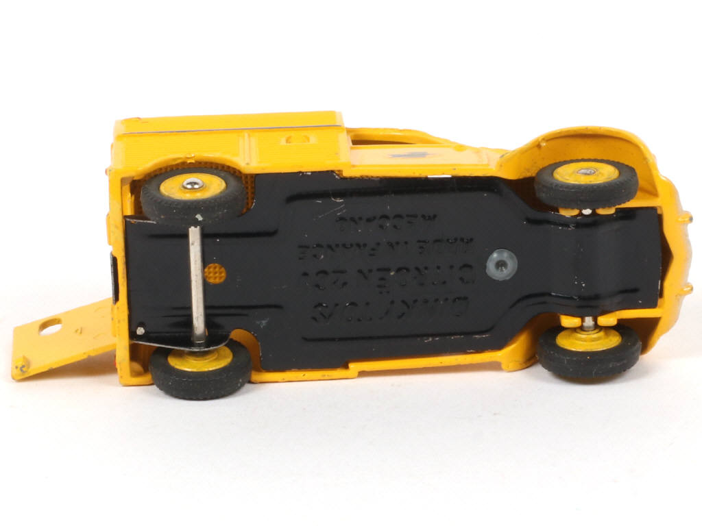 Lot 214 - DINKY TOYS (FRANCE) (1)