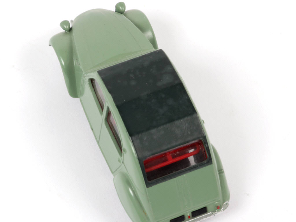 Lot 208 - DINKY TOYS (FRANCE) (1)